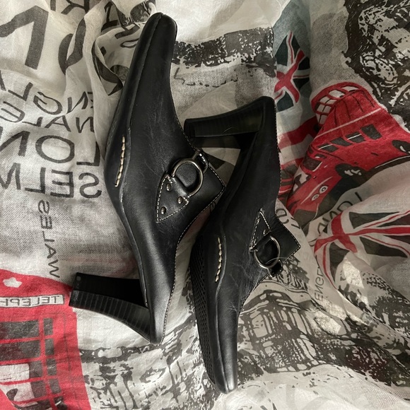 NWT.  Aerosoles, black, leather, slip-on high-heeled shoes. Size 11. Gorgeous 🤩 - Picture 2 of 3